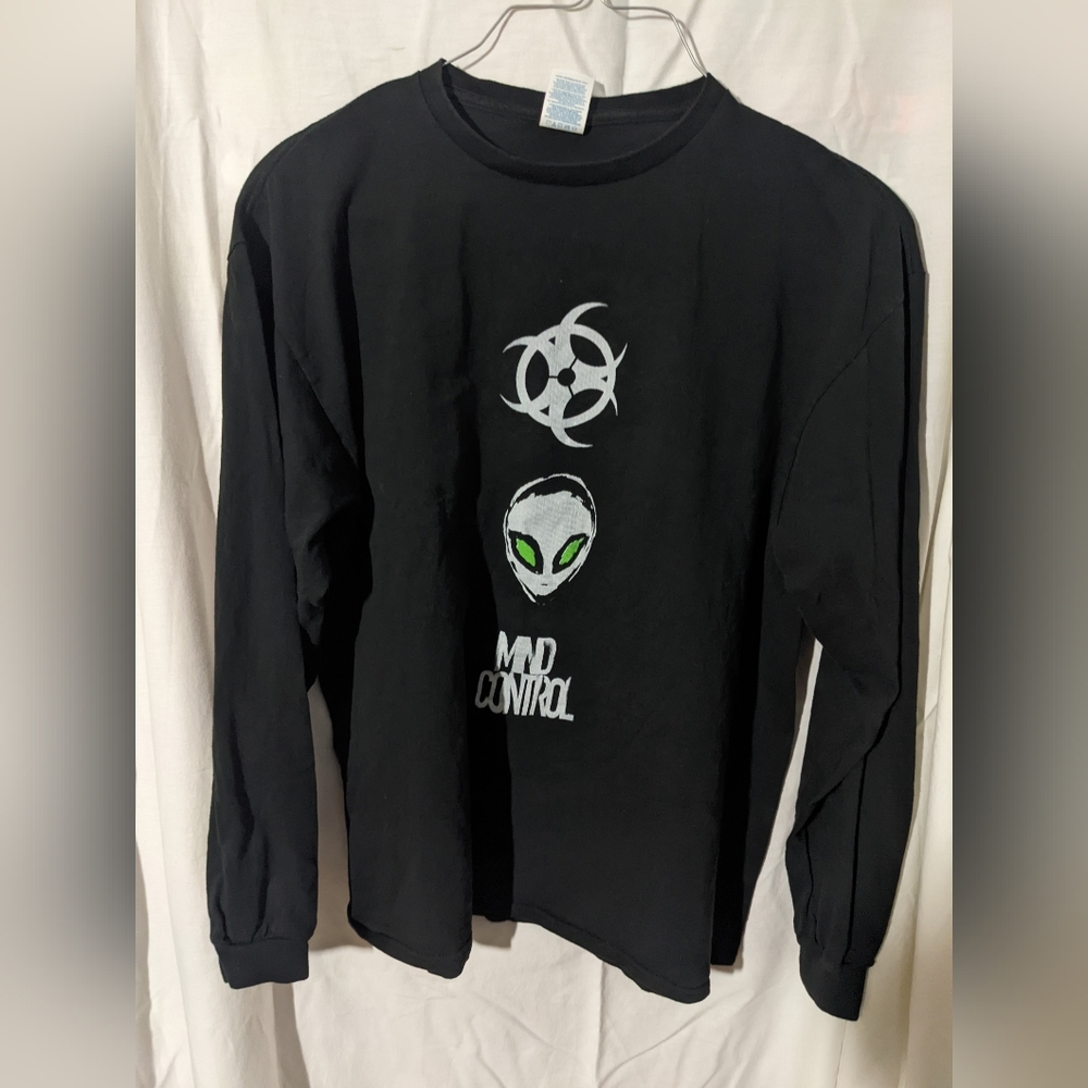 XL Teen hearts alien mind control shirt